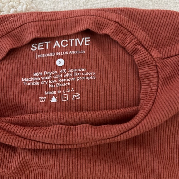 Set Active Ribbed Form Tee - Picture 5 of 6